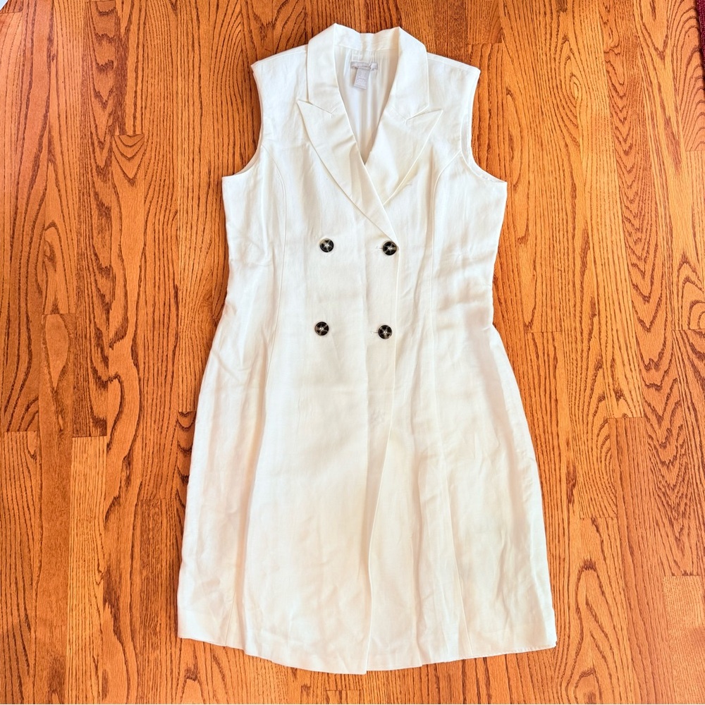 H & M Sleeveless White Double-Breasted Dress with tie belt size Medium